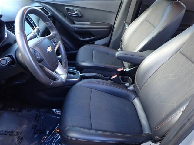 Photo of 2022 Silver Ice Metallic Chevrolet Trax