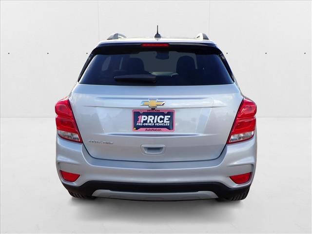 Photo of 2022 Silver Ice Metallic Chevrolet Trax