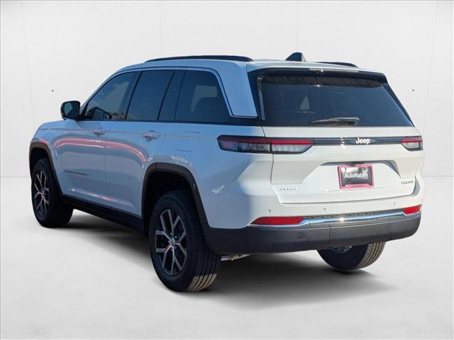 Photo of 2025 Bright White Clearcoat Jeep Grand Cherokee