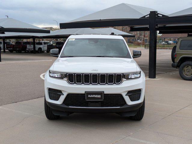 Photo of 2025 Bright White Clearcoat Jeep Grand Cherokee