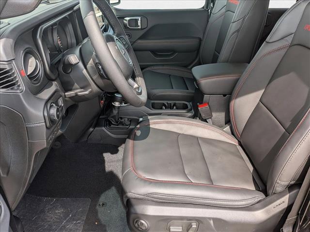 Photo of 2025 Black Clearcoat Jeep Wrangler