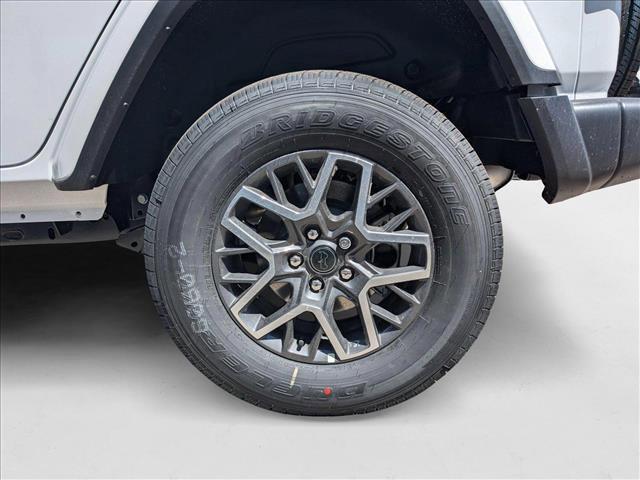 Photo of 2025 Bright White Clearcoat Jeep Wrangler