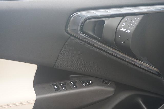 Photo of 2025 Mineral White Metallic BMW X3