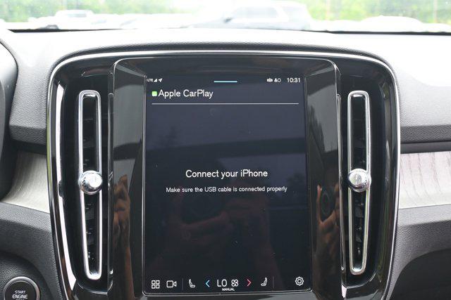 Photo of 2025 Onyx Black Metallic Volvo XC40
