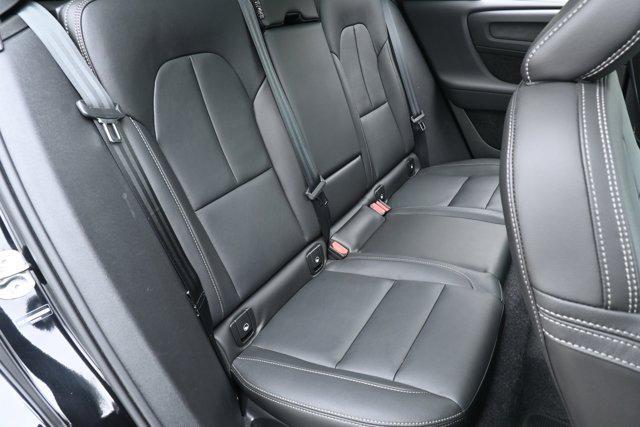 Photo of 2025 Onyx Black Metallic Volvo XC40