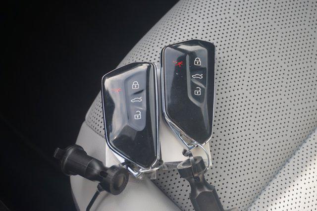 Photo of 2021 Glacier White Metallic Volkswagen ID.4