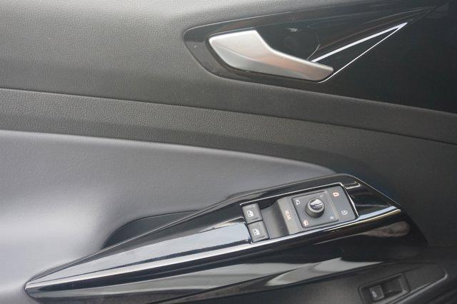 Photo of 2021 Glacier White Metallic Volkswagen ID.4