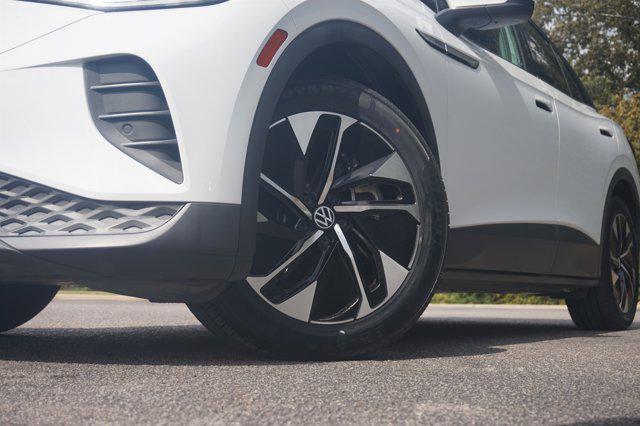 Photo of 2021 Glacier White Metallic Volkswagen ID.4