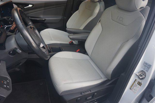 Photo of 2021 Glacier White Metallic Volkswagen ID.4