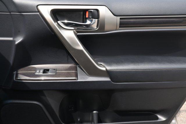 Photo of 2021 Atomic Silver Lexus GX 460