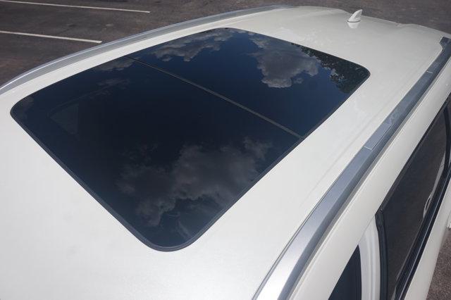 Photo of 2022 Majestic White INFINITI QX60
