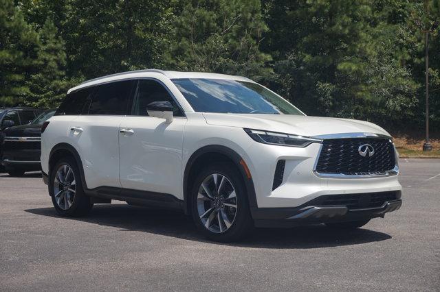 Photo of 2022 Majestic White INFINITI QX60