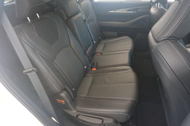 Photo of 2022 Majestic White INFINITI QX60