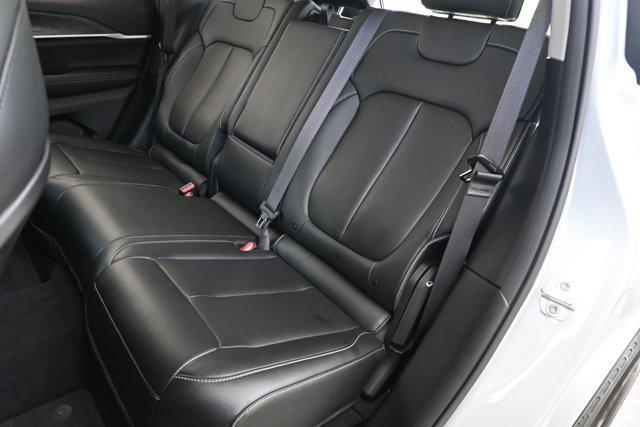 Photo of 2023 Silver Zynith Jeep Grand Cherokee 4xe