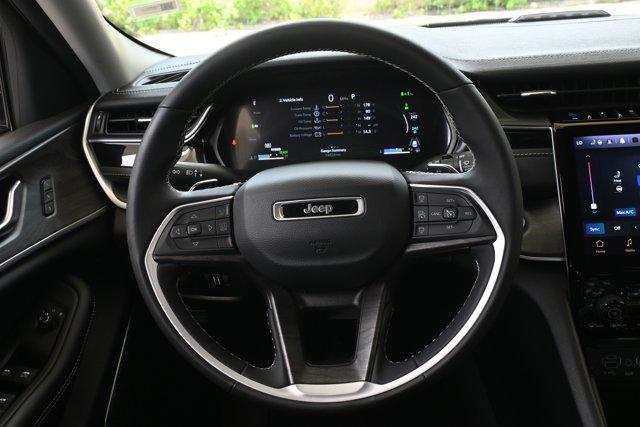 Photo of 2023 Silver Zynith Jeep Grand Cherokee 4xe