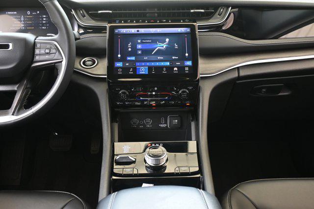 Photo of 2023 Silver Zynith Jeep Grand Cherokee 4xe