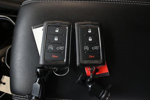 Photo of 2023 Silver Zynith Jeep Grand Cherokee 4xe
