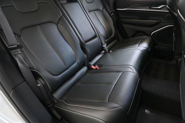 Photo of 2023 Silver Zynith Jeep Grand Cherokee 4xe