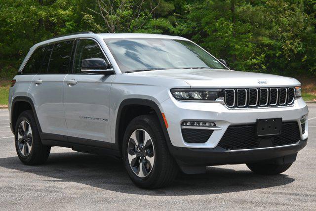 Photo of 2023 Silver Zynith Jeep Grand Cherokee 4xe