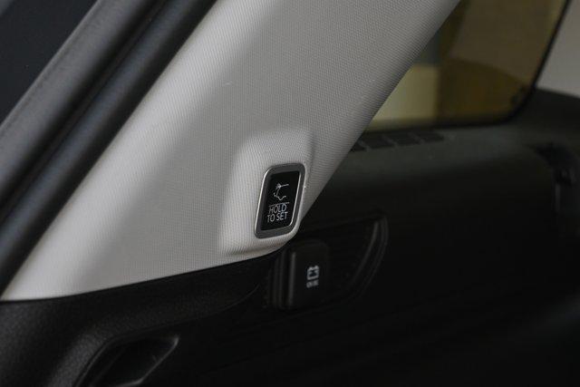 Photo of 2023 Silver Zynith Jeep Grand Cherokee 4xe