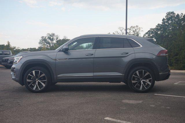 Photo of 2024 Platinum Gray Metallic Volkswagen Atlas Cross Sport