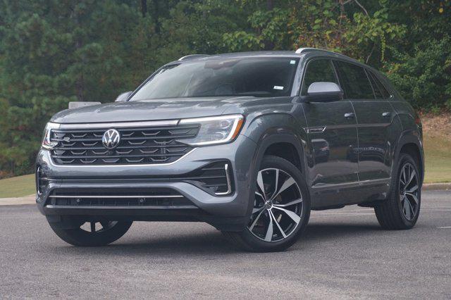 Photo of 2024 Platinum Gray Metallic Volkswagen Atlas Cross Sport