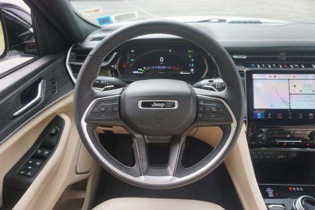 Photo of 2023 Bright White Clearcoat Jeep Grand Cherokee 4xe