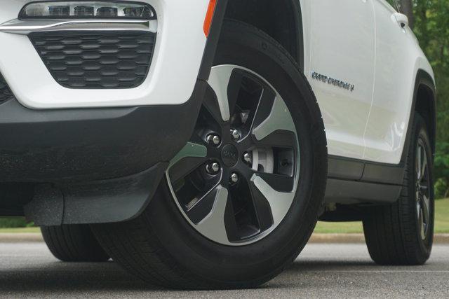 Photo of 2023 Bright White Clearcoat Jeep Grand Cherokee 4xe
