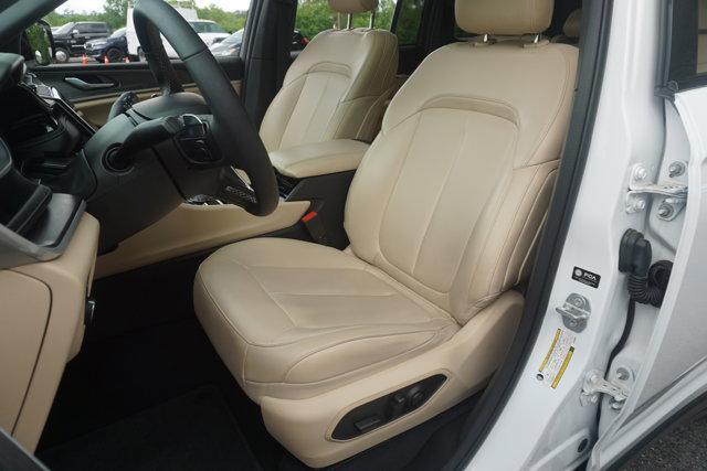 Photo of 2023 Bright White Clearcoat Jeep Grand Cherokee 4xe