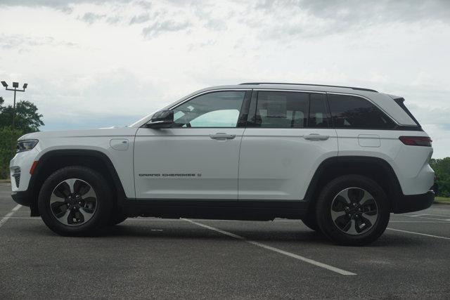 Photo of 2023 Bright White Clearcoat Jeep Grand Cherokee 4xe