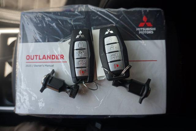 Photo of 2023 Black Diamond Mitsubishi Outlander