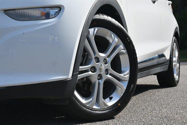 Photo of 2019 Summit White Chevrolet Bolt EV