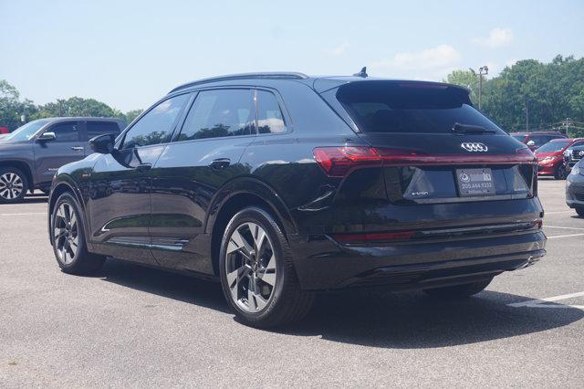 Photo of 2022 Mythos Black Metallic Audi e-tron