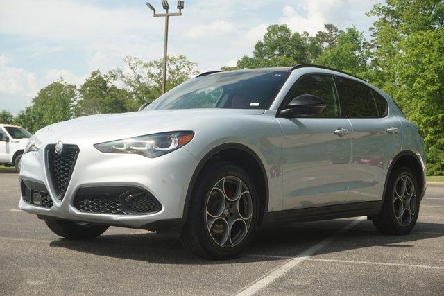 Photo of 2024 Moonlight Gray Metallic Alfa Romeo Stelvio