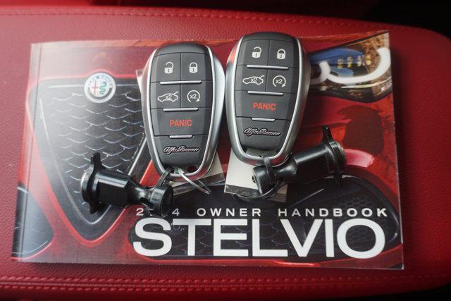 Photo of 2024 Moonlight Gray Metallic Alfa Romeo Stelvio