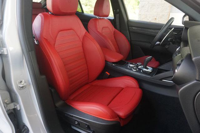 Photo of 2024 Moonlight Gray Metallic Alfa Romeo Stelvio