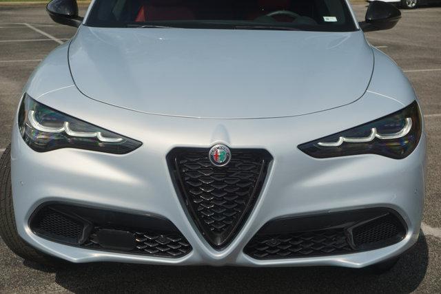Photo of 2024 Moonlight Gray Metallic Alfa Romeo Stelvio