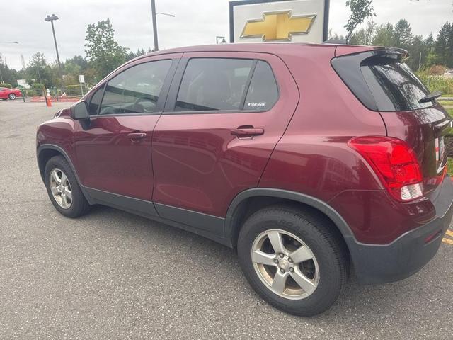 Photo of 2016 Crimson Metallic Chevrolet Trax