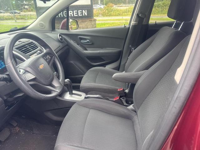 Photo of 2016 Crimson Metallic Chevrolet Trax