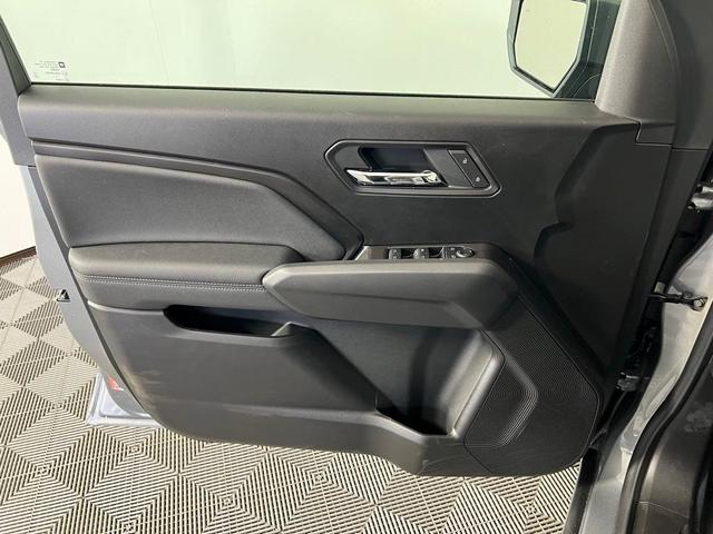 Photo of 2025 Sterling Gray Metallic Chevrolet Colorado
