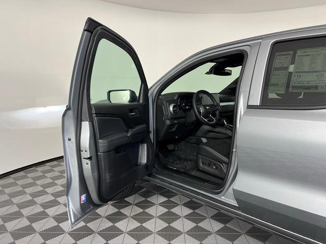 Photo of 2025 Sterling Gray Metallic Chevrolet Colorado