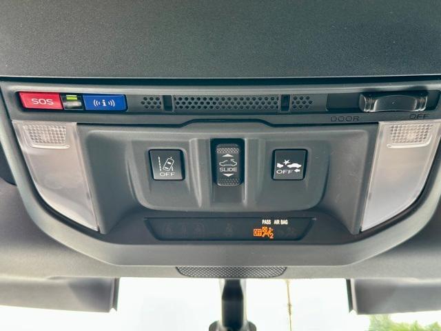 Photo of 2023 Autumn Green Metallic Subaru Forester