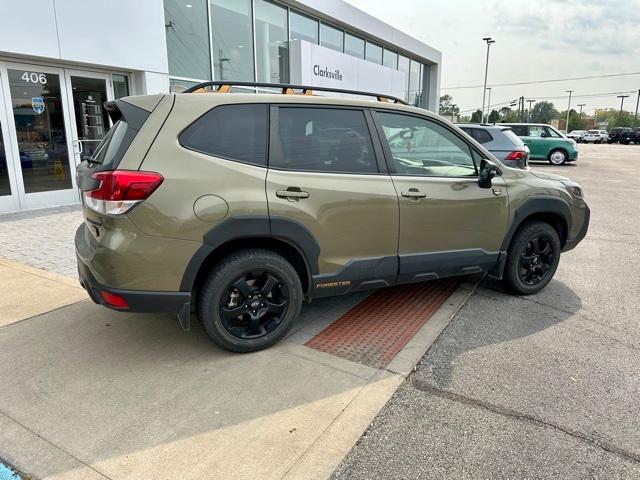 Photo of 2023 Autumn Green Metallic Subaru Forester