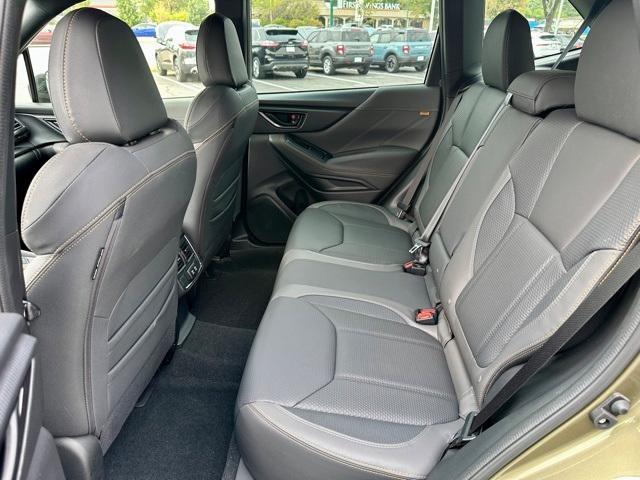 Photo of 2023 Autumn Green Metallic Subaru Forester