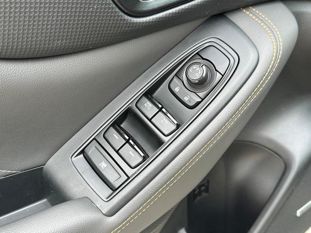 Photo of 2023 Autumn Green Metallic Subaru Forester