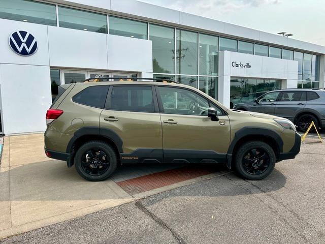 Photo of 2023 Autumn Green Metallic Subaru Forester