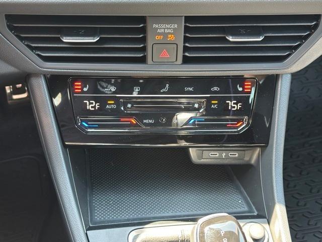 Photo of 2025 Pure White Volkswagen Jetta