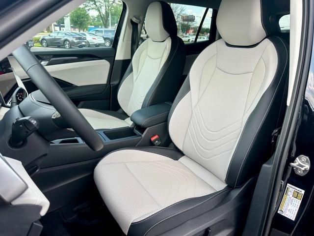Photo of 2025 Deep Black Pearl Effect Volkswagen Tiguan