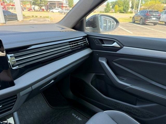 Photo of 2025 Platinum Gray Metallic Volkswagen Jetta