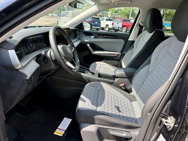 Photo of 2025 Deep Black Pearl Effect Volkswagen Tiguan